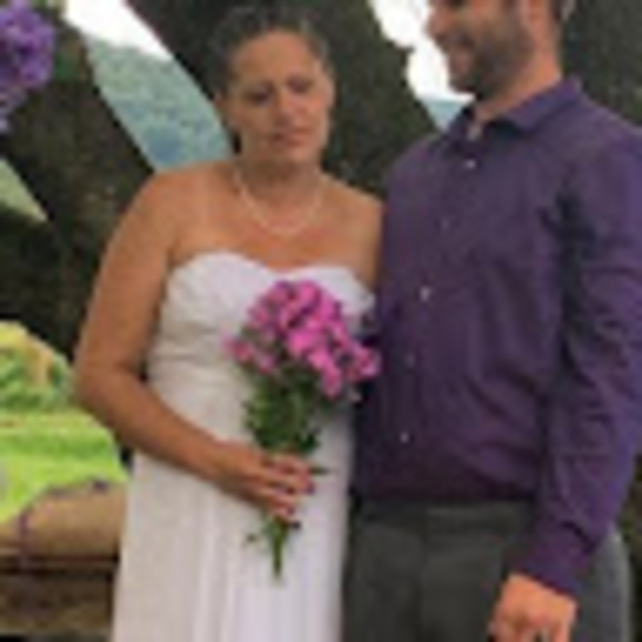 Meet your Posher, Tonya - Picture 1 of 1